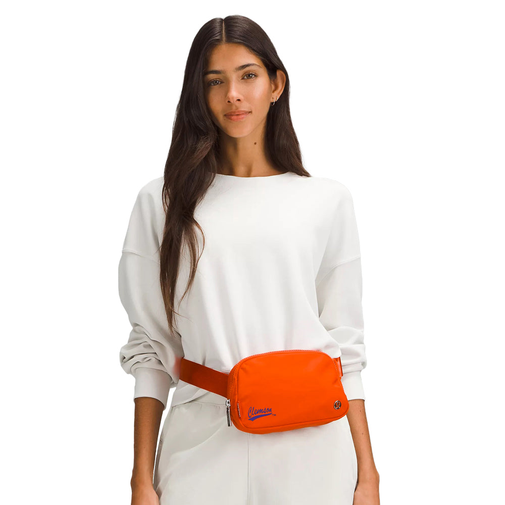 orange lululemon bag Everywhere Belt 1L Lemon Beirut Keep Them Close In This Versatile Belt Bag That Helps You Get Out The Door And On To Your Next Adventure Clemson lululemon Orange Everywhere Belt